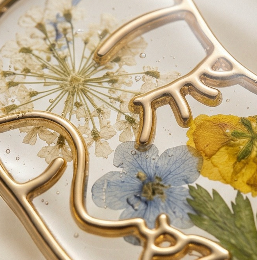 Floral Muse Silhouette Necklace