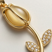 Ivory Onyx Tulip Necklace