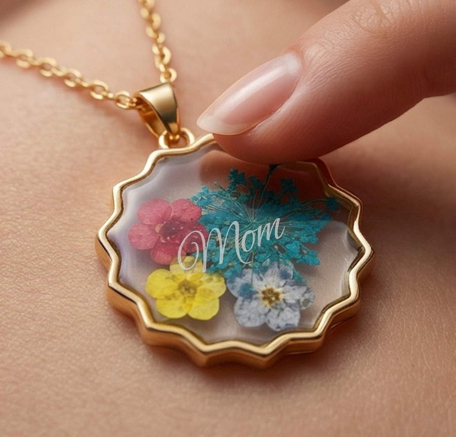 Personalized Dried Flower Resin Necklace